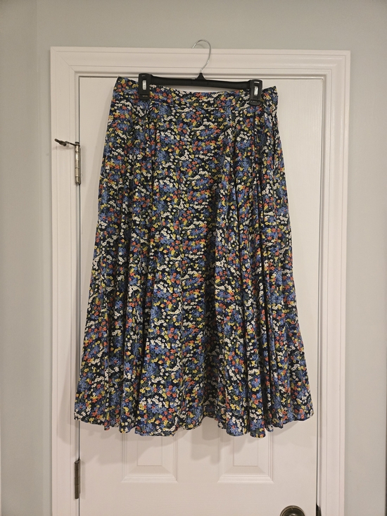 Boden Dresses & Skirts - Boden Navy Floral A-Line Midi Skirt Size 10R
